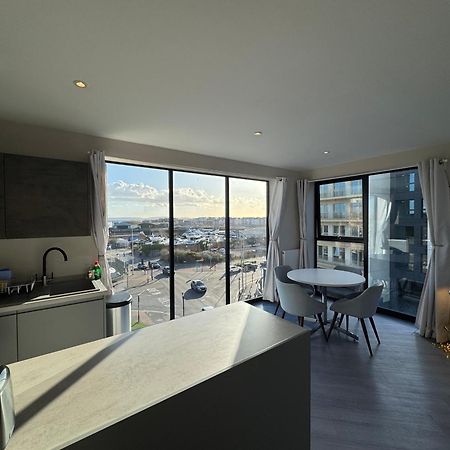 Penthouse - Harbour Views Apartment Poole Bagian luar foto