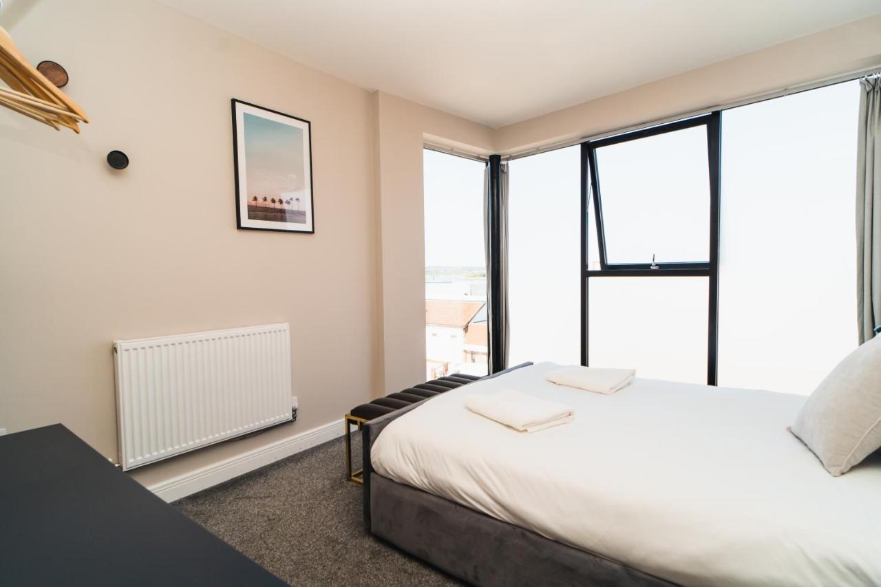 Penthouse - Harbour Views Apartment Poole Bagian luar foto
