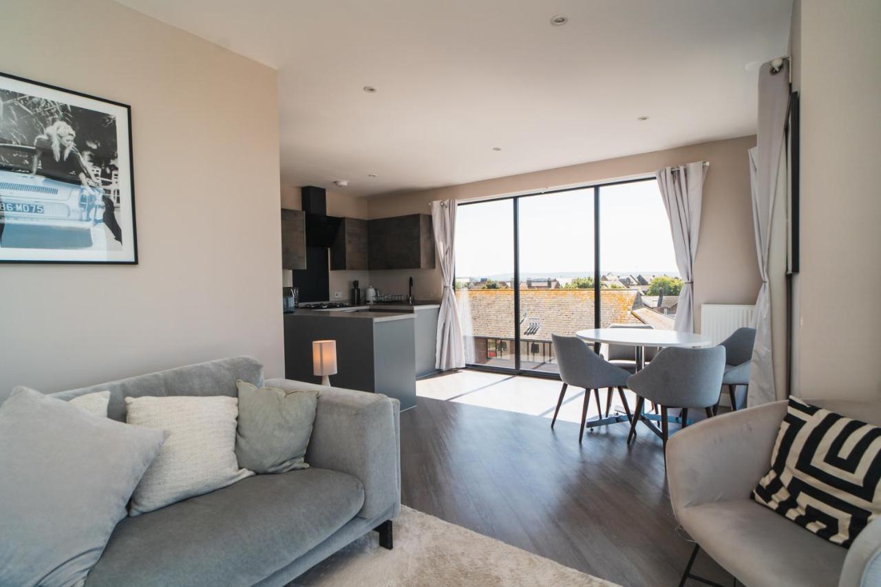 Penthouse - Harbour Views Apartment Poole Bagian luar foto