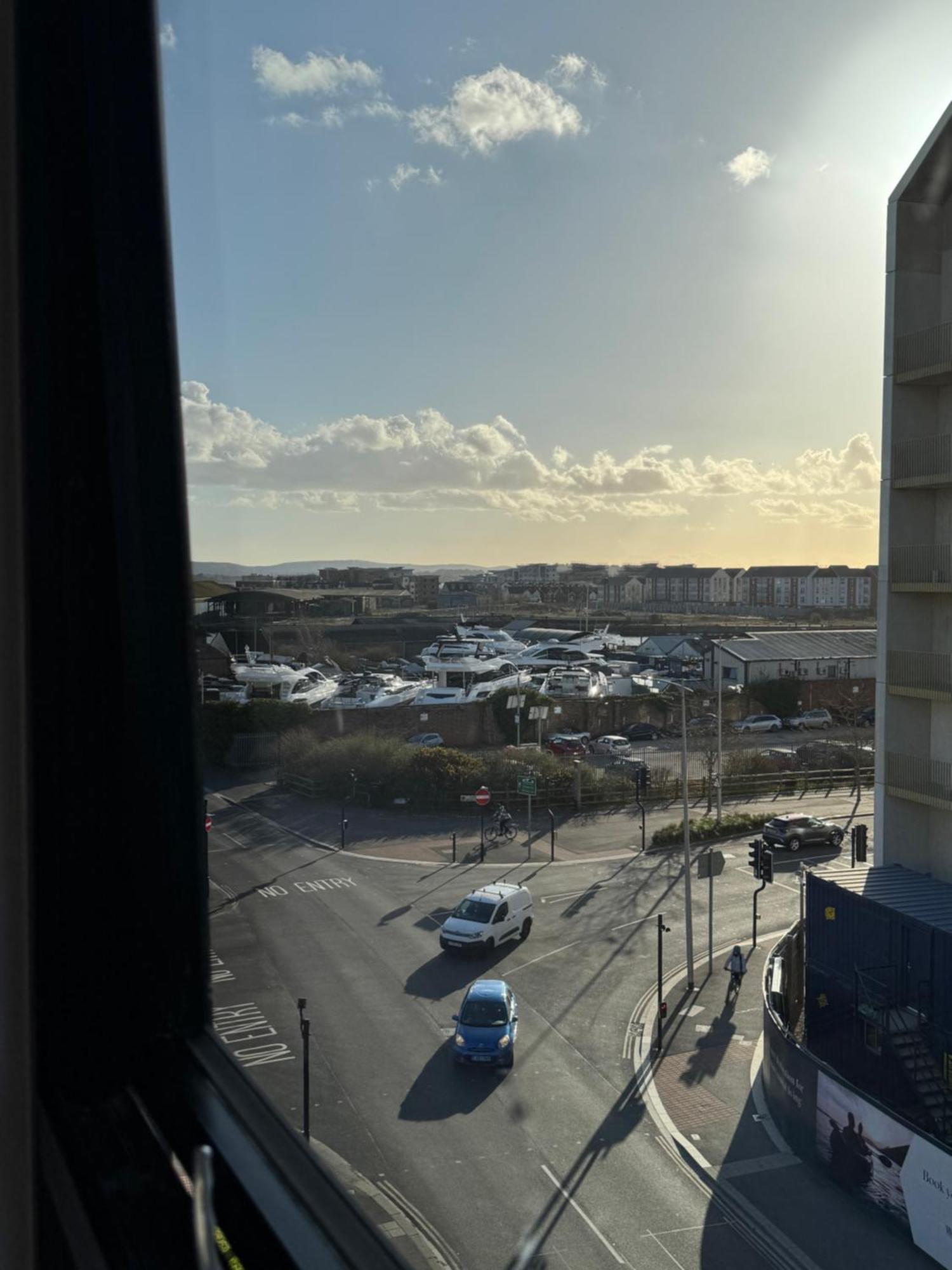 Penthouse - Harbour Views Apartment Poole Bagian luar foto